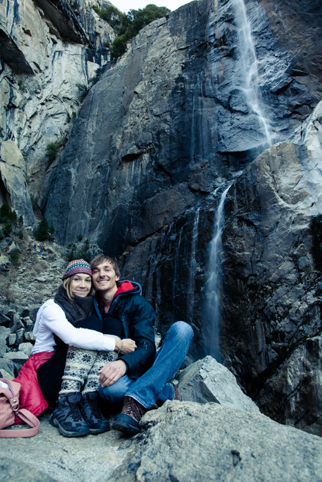 Couple devant Yosemite Falls, Yosemite National Park