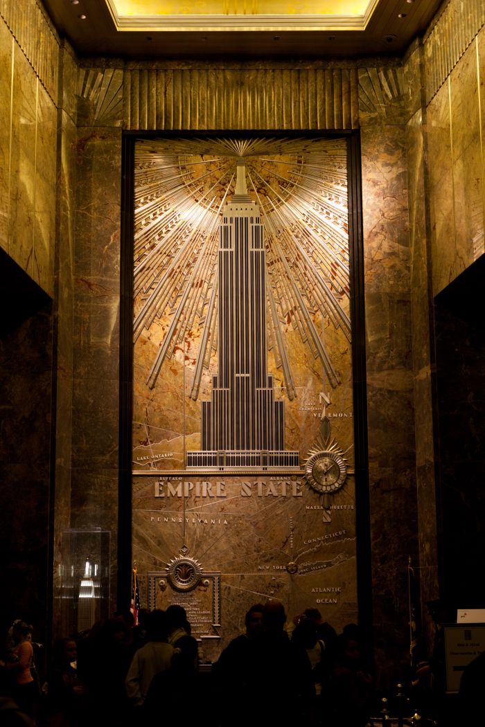 The hall of the Empire State Building, a first open-mouth in front of so much magnificence.